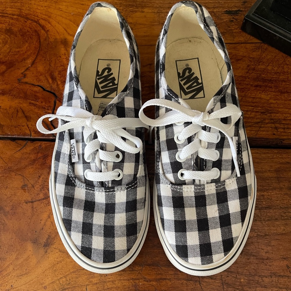 Vans- Black and White Gingham Lace Up Size 7